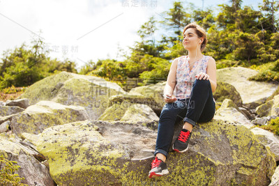 山上的女人
