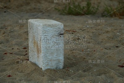 白色的石头