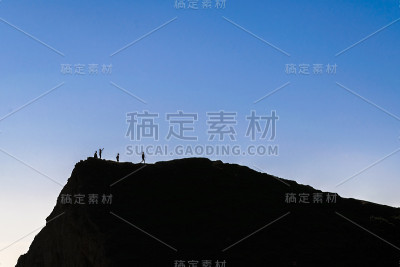 智利奇洛山顶的人们