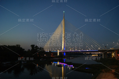 夜晚的艾达桥
