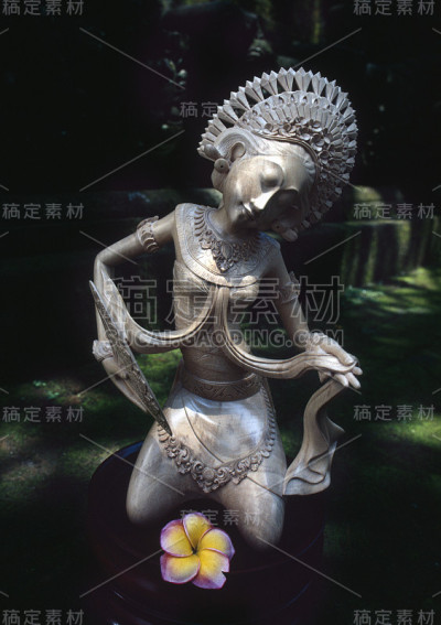 艺术和工艺品。