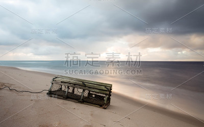 海滩捕龙虾陷阱