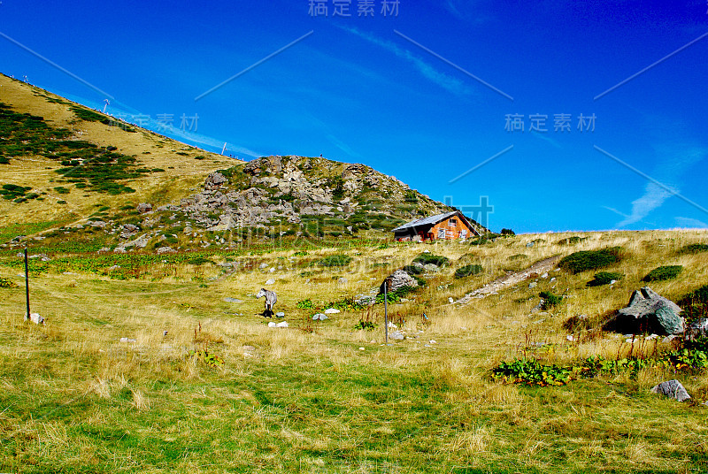 保加利亚瑞拉山- 2010年9月18日:“瑞拉湖”七个瑞拉湖，保加利亚最受欢迎的旅游目的地之一。从湖