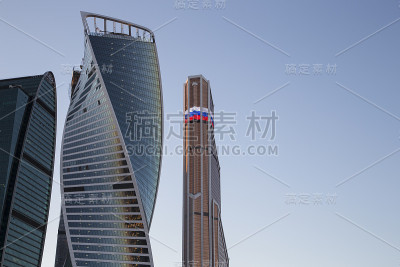 摩天楼国际商务中心(城市)晚上，莫斯科，俄罗斯