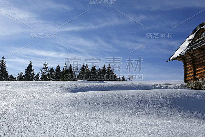 的雪山山