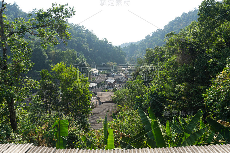 泰国清迈美锦邦村的山景。