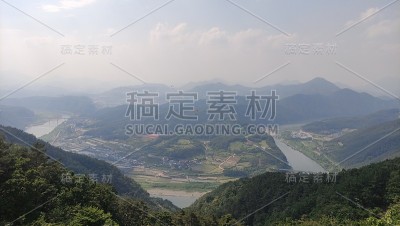韩国永月河附近的悬崖峭壁