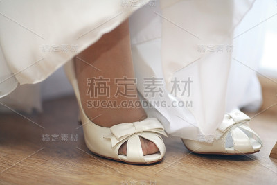 白色婚礼鞋