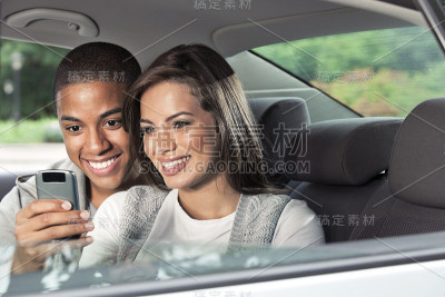 青少年与汽车