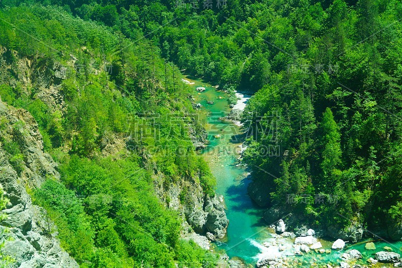 黑山的塔拉河峡谷