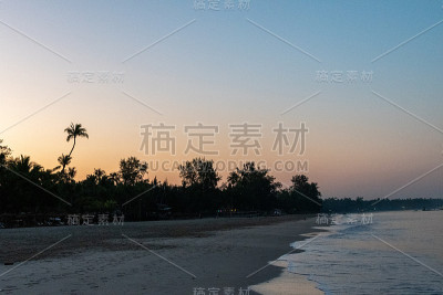 黎明的海滩