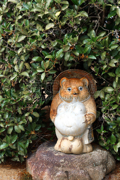 岚山竹林的雕像。