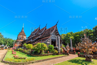 泰国清迈Wat Lok Molee古老的木制教堂