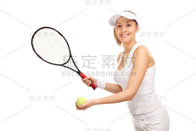 年轻女子网球运动员发球