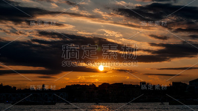 夜晚的威尼斯