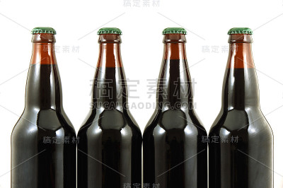 四瓶家酿啤酒