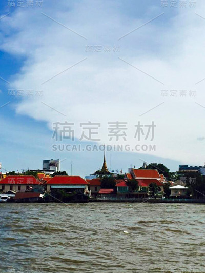 渡河的渡船