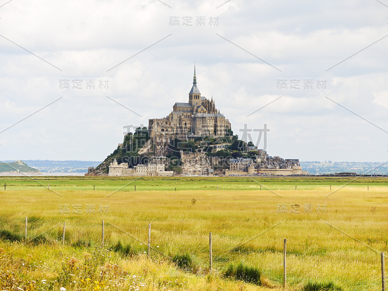 乡村景色与圣米歇尔山修道院