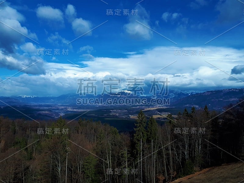 斯洛文尼亚戈伦斯卡地区Kranjsko Polje的风景