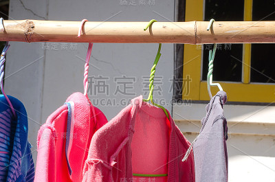 洗衣烘干衣服