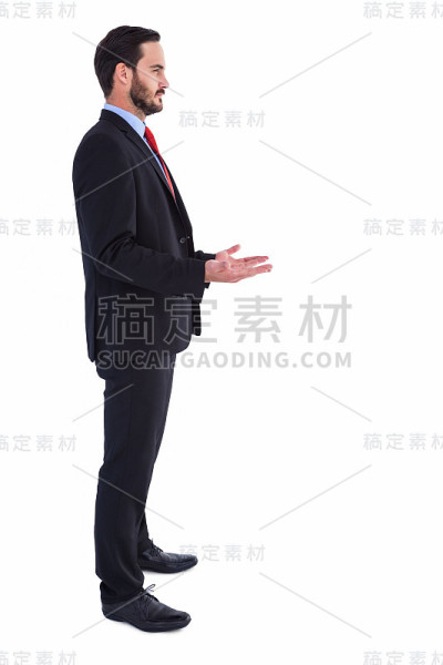 商人皱着眉头，举着手