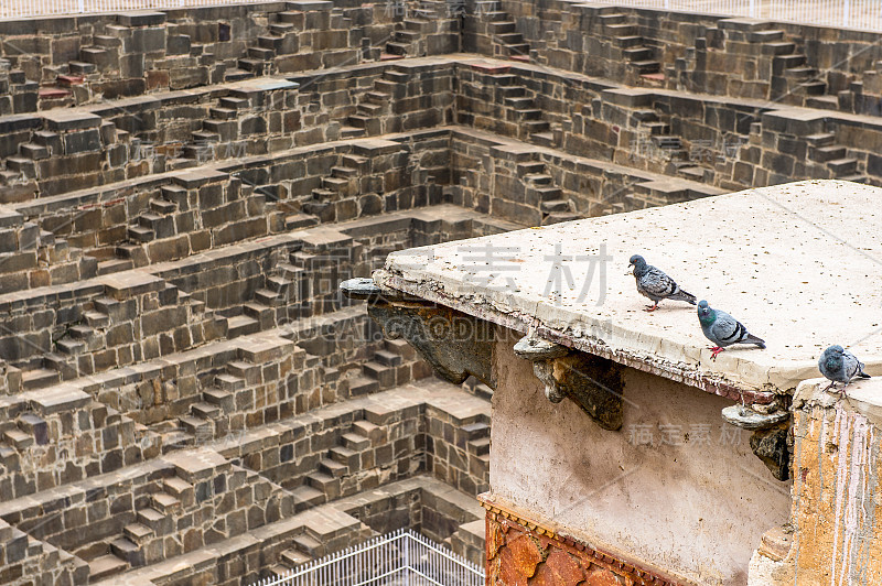 Chand Baori的一部分，位于拉贾斯坦邦斋浦尔附近的Abhaneri村的阶梯井。昌德宝日是尼克