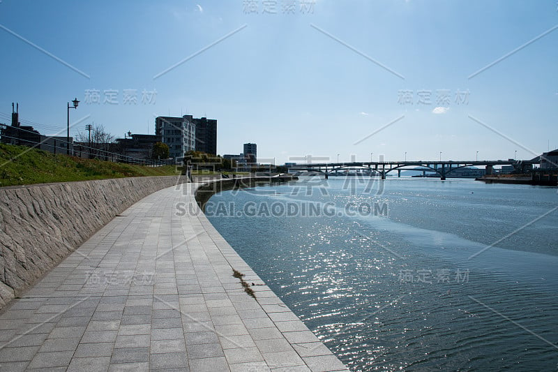 广岛县沿河景观