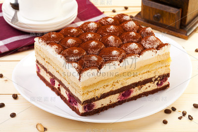 tiramisu cake