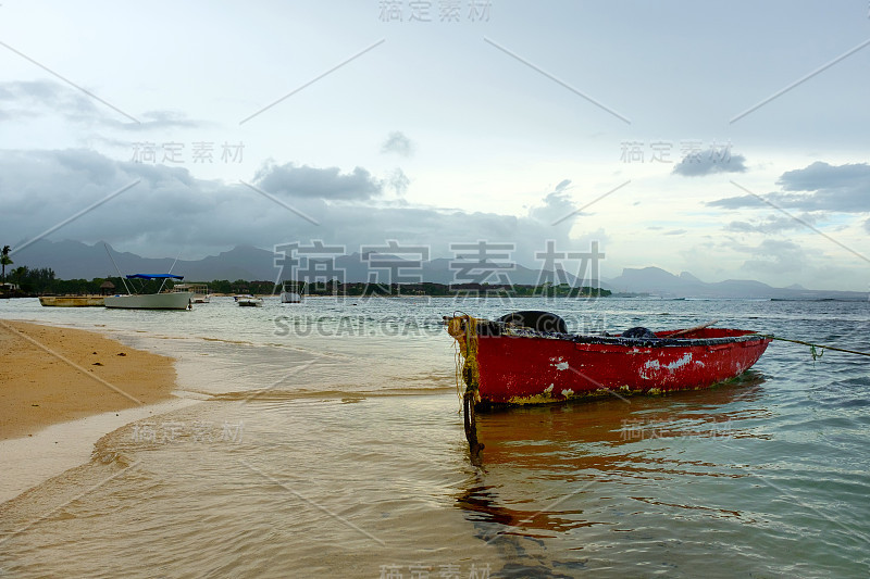 海滩上的渔船——毛里求斯