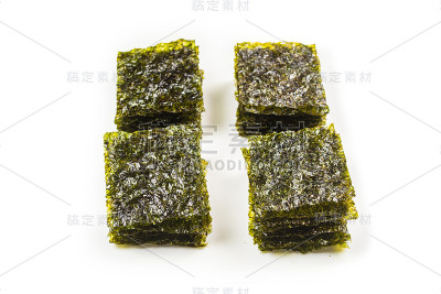 海苔孤立在白色上。