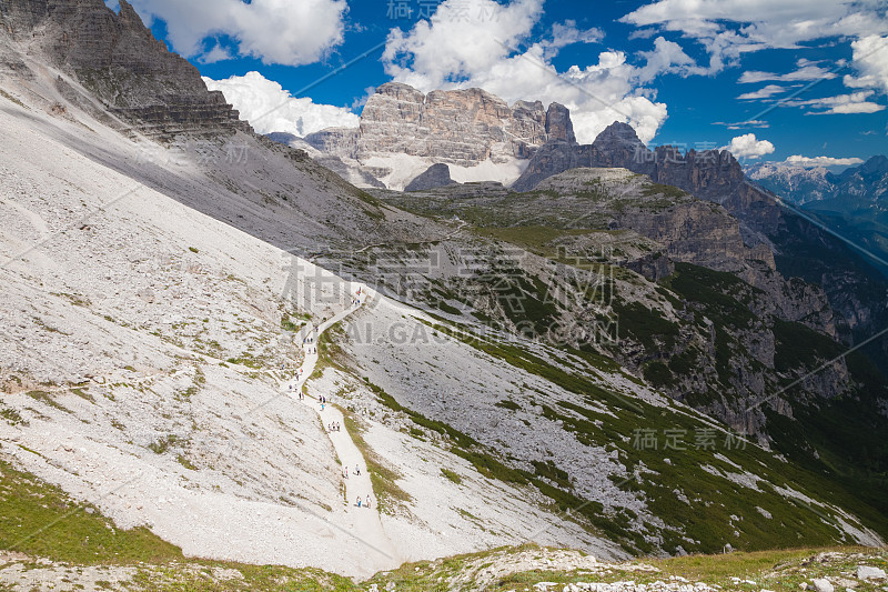 意大利阿尔卑斯山的白云石。美丽的山景。