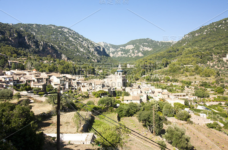 美丽的风景，valldemosa，著名的地中海村庄，西班牙马略卡岛。