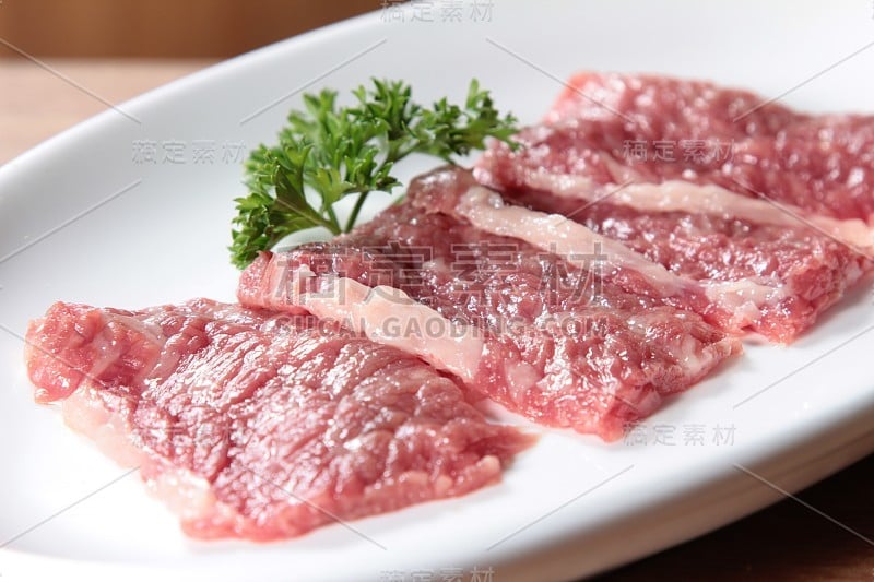 生牛肉