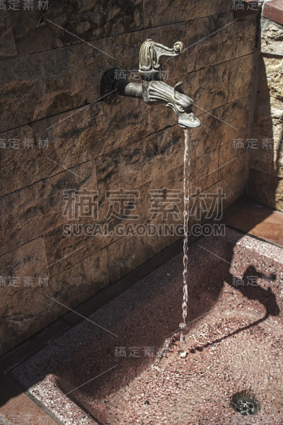 旧水龙头