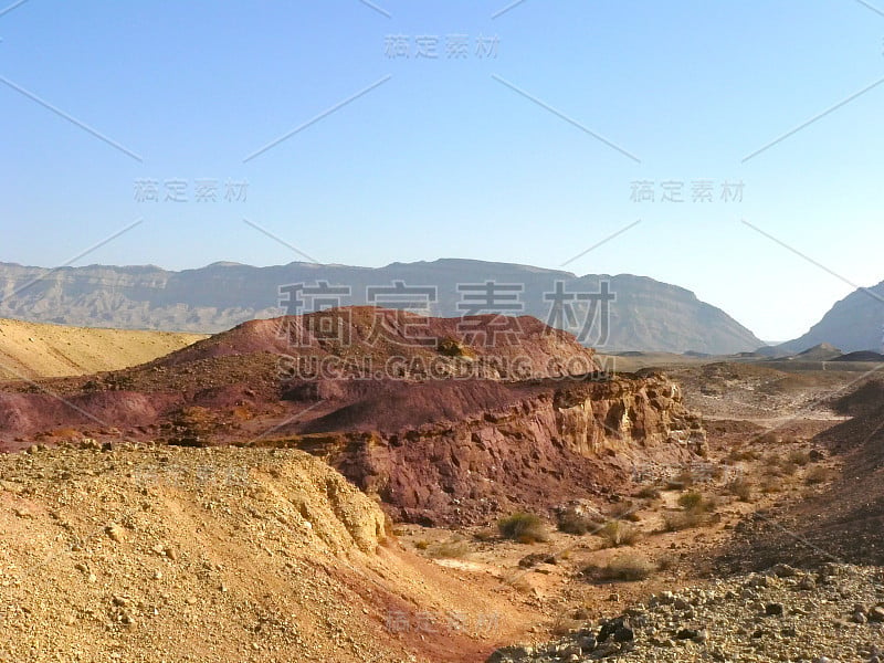 内盖夫沙漠中的火山口