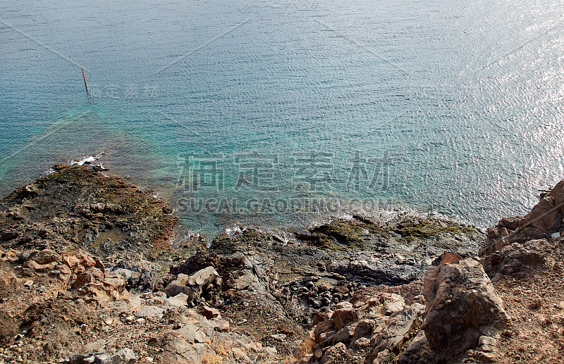 位于火山兰萨罗特岛的大西洋海岸线