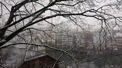 苏黎世的中心。2月。雪的一天。