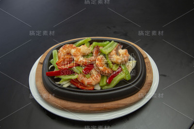 黑色背景上的海鲜