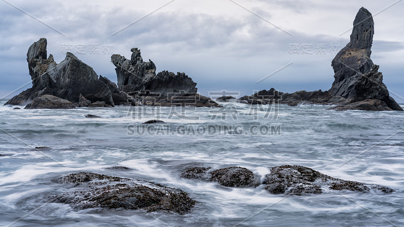 石狮海滩沿岸的海堤