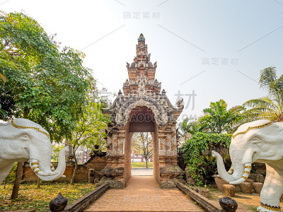 泰国清迈的卧佛寺大门。