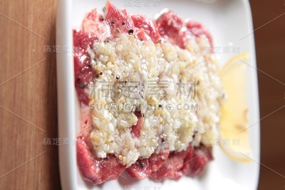 生牛肉