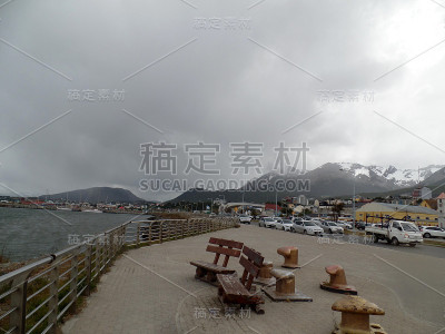 坐在最南部城市的港口