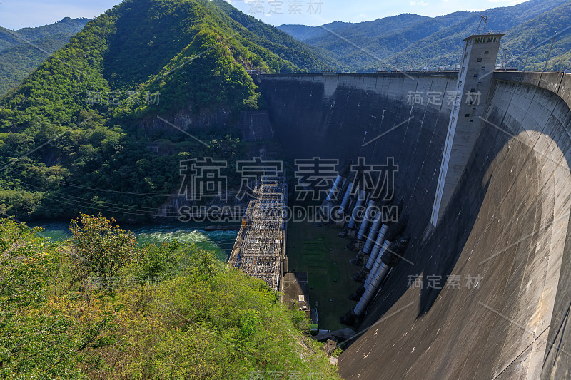 普密蓬水坝、水电站和达克省平河上的水库湖