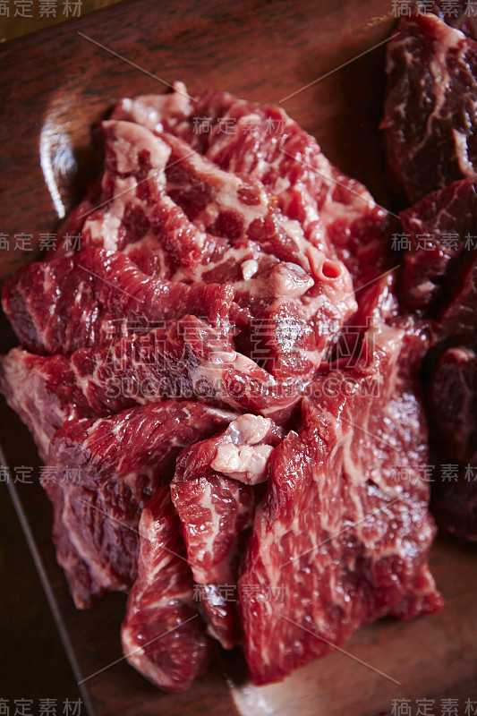 新鲜的生牛肉