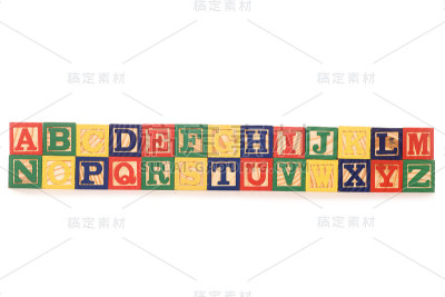 字母积木被剪掉