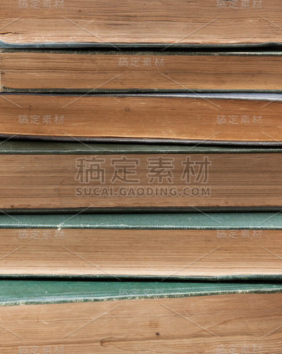 一堆很旧的书