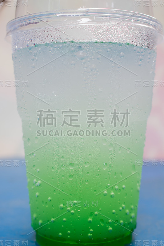 绿色的苏打水