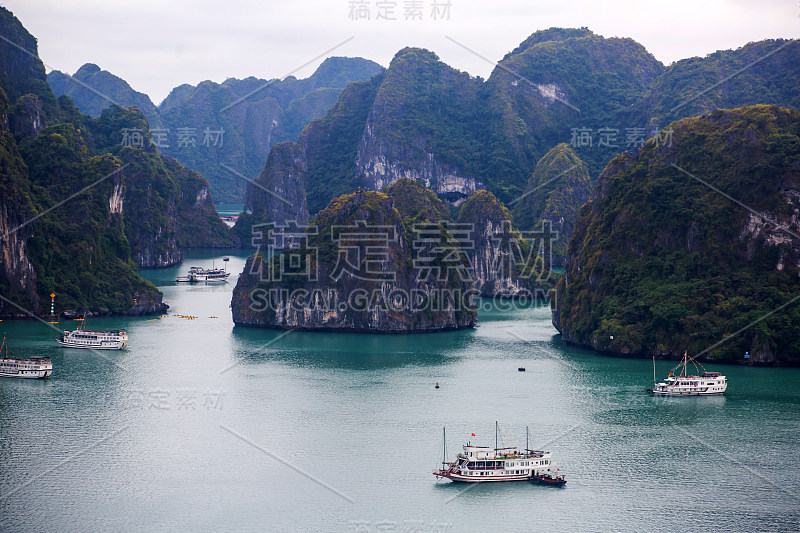 美丽的下龙湾，越南，联合国教科文组织世界遗产，风景优美的岛屿，东南亚