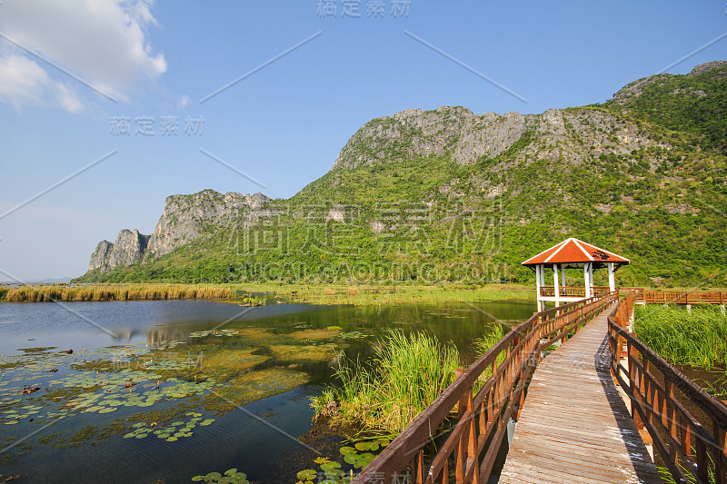 从Khao sam roi yod木桥上的山景