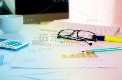 办公室的桌子